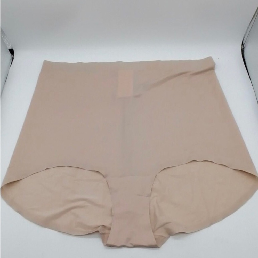 Nearly nude Seamless High-Waist Shaping Briefs - Nude